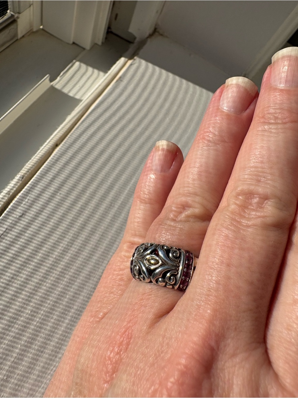 Robert Manse Silver Filigree Ring with Gold Accent featuring Garnets Size 7 - Picture 14 of 16